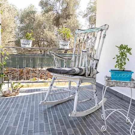 Enchanting House With Impressive Interior Design Surrounded By Nature In Bodrum Ciftlikkoy (Aegean)